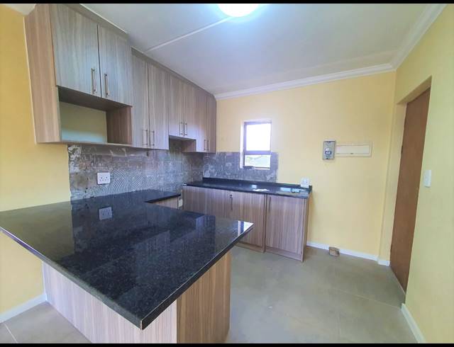 2 BEDROOM APARTMENT TO LET IN GOODWOOD CENTRAL